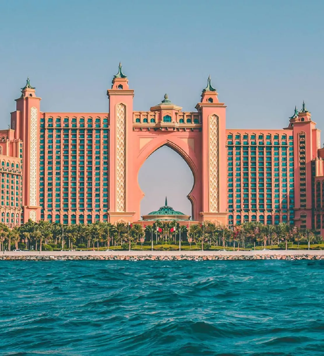 Прогулка вдоль Пальмы Джумейры до Atlantis The Palm и обратно. 