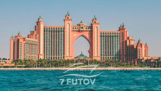 Прогулка вдоль Пальмы Джумейры до Atlantis The Palm и обратно. 