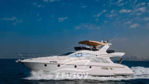 Водная прогулка на яхте Azimut 50 Candy в Дубае. Яхта на 10 гостей, подходит для семейного отдыха, вечеринок, деловых встреч и романтических прогулок.