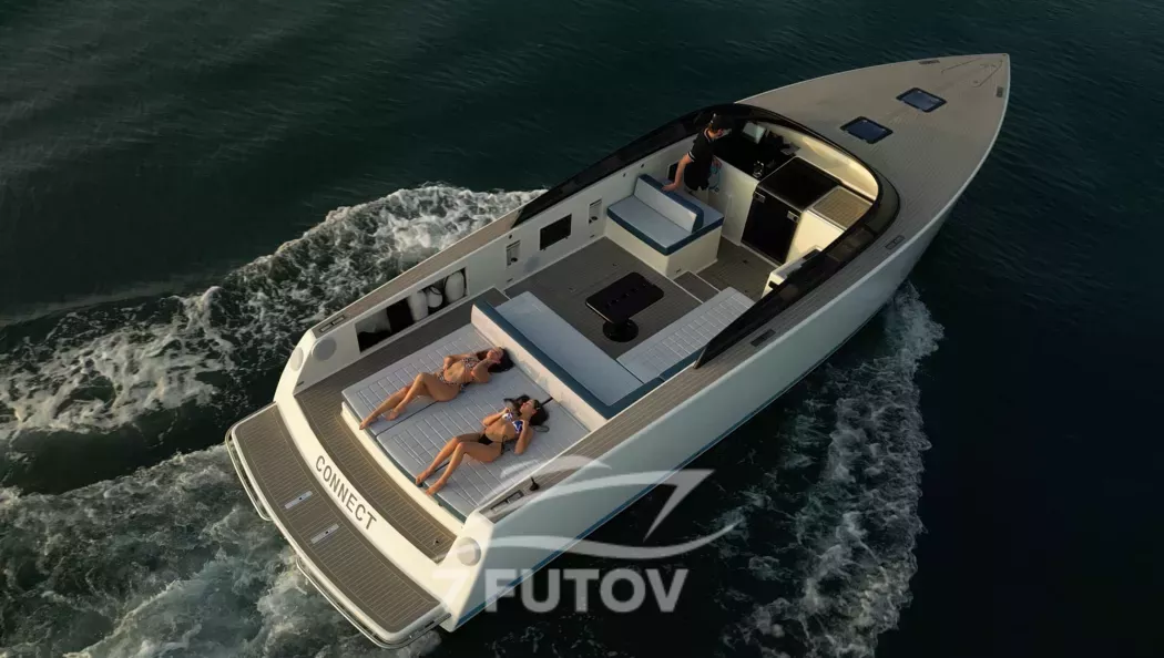 Прогулка на катере Van Dutch 40 в Дубае | 7 Футов