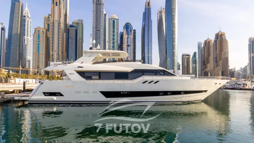 Caliente 96 - современная 29-метровая яхта на 60 гостей из Dubai Harbour. Маршруты Джумейра, Palm Jumeirah, Atlantis. Свадьбы, дни рождения, корпоративы. Кейтеринг на борту.