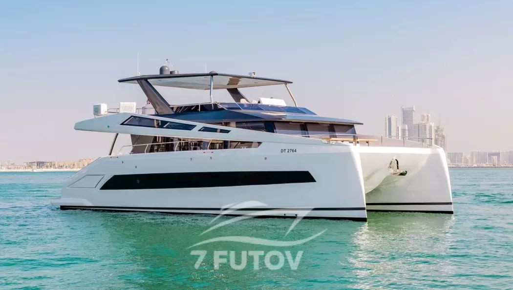 Водная прогулка на катамаране Sky Walker 60 в Дубае. Катамаран на 40 гостей, идеален для свадеб, корпоративов, дней рождения и крупных мероприятий.