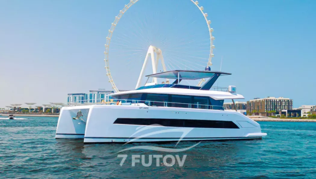 Прогулка на катамаране Volare 60 в Дубае. 19-метровый катамаран для 40 гостей. Идеален для свадеб, корпоративов, вечеринок и семейных праздников.