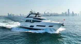 Яхта Ferretti 780 Crystal - роскошь и комфорт для 20 гостей. 4 каюты, флайбридж, идеальна для корпоративов, свадеб и торжеств в Дубае.