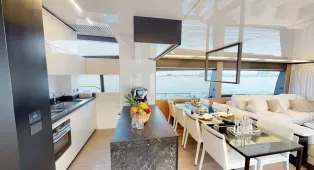 Яхта Ferretti 780 Crystal - роскошь и комфорт для 20 гостей. 4 каюты, флайбридж, идеальна для корпоративов, свадеб и торжеств в Дубае.