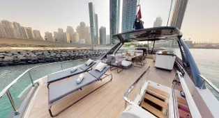 Яхта Ferretti 780 Crystal - роскошь и комфорт для 20 гостей. 4 каюты, флайбридж, идеальна для корпоративов, свадеб и торжеств в Дубае.