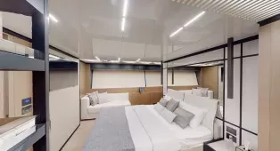 Яхта Ferretti 780 Crystal - роскошь и комфорт для 20 гостей. 4 каюты, флайбридж, идеальна для корпоративов, свадеб и торжеств в Дубае.
