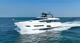 Яхта Ferretti 780 Crystal — роскошь и комфорт для 20 гостей. 4 каюты, флайбридж, идеальна для корпоративов, свадеб и торжеств в Дубае.