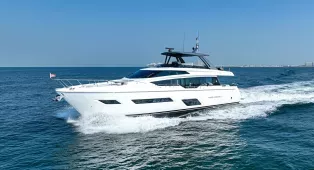 Яхта Ferretti 780 Crystal - роскошь и комфорт для 20 гостей. 4 каюты, флайбридж, идеальна для корпоративов, свадеб и торжеств в Дубае.