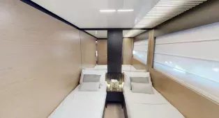 Яхта Ferretti 780 Crystal - роскошь и комфорт для 20 гостей. 4 каюты, флайбридж, идеальна для корпоративов, свадеб и торжеств в Дубае.