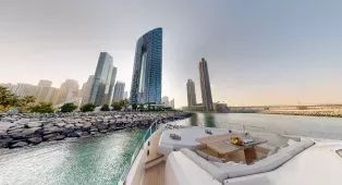 Яхта Ferretti 780 Crystal - роскошь и комфорт для 20 гостей. 4 каюты, флайбридж, идеальна для корпоративов, свадеб и торжеств в Дубае.