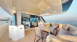 Яхта Ferretti 780 Crystal - роскошь и комфорт для 20 гостей. 4 каюты, флайбридж, идеальна для корпоративов, свадеб и торжеств в Дубае.