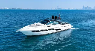 Аренда стильной яхты Pershing 5X White в Дубае. Яхта 2019 года, 16 м, на 8 гостей, 2 каюты. Идеальна для праздников, семейного отдыха и ярких впечатлений.