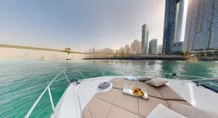 Аренда стильной яхты Pershing 5X White в Дубае. Яхта 2019 года, 16 м, на 8 гостей, 2 каюты. Идеальна для праздников, семейного отдыха и ярких впечатлений.