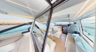 Аренда стильной яхты Pershing 5X White в Дубае. Яхта 2019 года, 16 м, на 8 гостей, 2 каюты. Идеальна для праздников, семейного отдыха и ярких впечатлений.