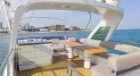 Водная прогулка на яхте Azimut 62 в Дубае для 20 гостей. Идеальна для деловых встреч, свадеб, юбилеев и романтических прогулок.