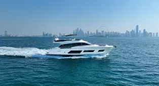 Роскошная яхта Ferretti 670 в Дубае на 15 гостей с 3 каютами. Подходит для вечеринок, романтики, семейных или корпоративных встреч.