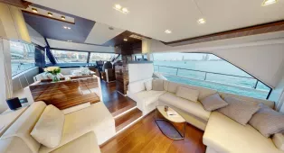 Роскошная яхта Ferretti 670 в Дубае на 15 гостей с 3 каютами. Подходит для вечеринок, романтики, семейных или корпоративных встреч.