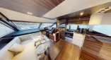 Роскошная яхта Ferretti 670 в Дубае на 15 гостей с 3 каютами. Подходит для вечеринок, романтики, семейных или корпоративных встреч.