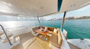 Яхта Galeon 780 Crystal в Дубае, 24 метра, 15 гостей, 4 каюты. Идеальна для корпоративов, вечеринок и торжеств с панорамным видом на город.
