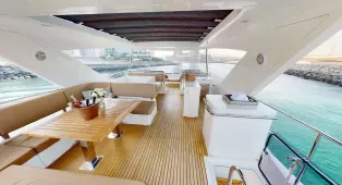 Яхта Galeon 780 Crystal в Дубае, 24 метра, 15 гостей, 4 каюты. Идеальна для корпоративов, вечеринок и торжеств с панорамным видом на город.