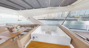 Яхта Galeon 780 Crystal в Дубае, 24 метра, 15 гостей, 4 каюты. Идеальна для корпоративов, вечеринок и торжеств с панорамным видом на город.