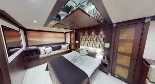 Яхта Galeon 780 Crystal в Дубае, 24 метра, 15 гостей, 4 каюты. Идеальна для корпоративов, вечеринок и торжеств с панорамным видом на город.