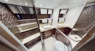 Яхта Galeon 780 Crystal в Дубае, 24 метра, 15 гостей, 4 каюты. Идеальна для корпоративов, вечеринок и торжеств с панорамным видом на город.