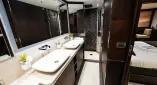 Яхта Galeon 780 Crystal в Дубае, 24 метра, 15 гостей, 4 каюты. Идеальна для корпоративов, вечеринок и торжеств с панорамным видом на город.