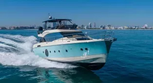 Морская прогулка на яхте в Дубае