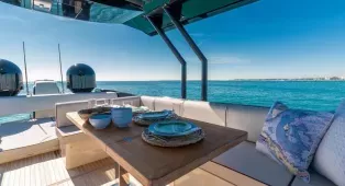 Морская прогулка на яхте в Дубае