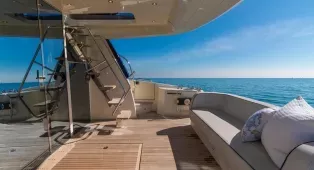 Морская прогулка на яхте в Дубае