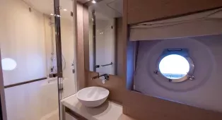 Морская прогулка на яхте в Дубае