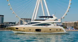 Astra 76 - золотистая яхта 23 м для компаний до 45 гостей из Dubai Harbour. Свадьбы, дни рождения, романтические свидания, девичники, мальчишники, бизнес-встречи и корпоративы. Кейтеринг на борту.
