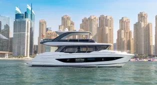 Аренда яхты Sky Walker 63 в Дубае: 20 м, до 25 гостей, причал Dubai Harbour. Свадьбы, дни рождения, свидания, девичники, мальчишники, бизнес-встречи, корпоративы. Кейтеринг.