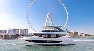 Аренда яхты Sky Walker 63 в Дубае: 20 м, до 25 гостей, причал Dubai Harbour. Свадьбы, дни рождения, свидания, девичники, мальчишники, бизнес-встречи, корпоративы. Кейтеринг.