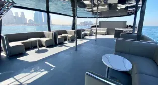 Sweet Caroline 125 - 38-метровая яхта на 150 гостей из Dubai Harbour. Свадьбы, дни рождения, корпоративы и бренд-ивенты, маршруты Джумейра, Palm, Atlantis. Кейтеринг на борту.