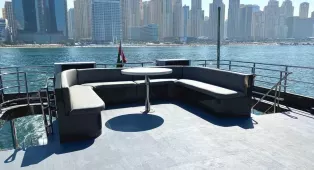 Sweet Caroline 125 - 38-метровая яхта на 150 гостей из Dubai Harbour. Свадьбы, дни рождения, корпоративы и бренд-ивенты, маршруты Джумейра, Palm, Atlantis. Кейтеринг на борту.