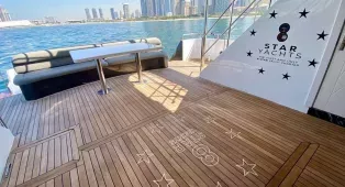 Sweet Caroline 125 - 38-метровая яхта на 150 гостей из Dubai Harbour. Свадьбы, дни рождения, корпоративы и бренд-ивенты, маршруты Джумейра, Palm, Atlantis. Кейтеринг на борту.
