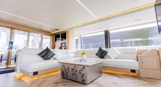 Прогулка на катамаране Volare 60 в Дубае. 19-метровый катамаран для 40 гостей. Идеален для свадеб, корпоративов, вечеринок и семейных праздников.