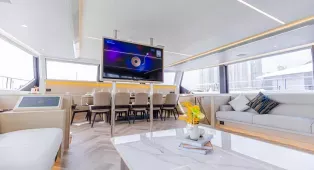 Прогулка на катамаране Volare 60 в Дубае. 19-метровый катамаран для 40 гостей. Идеален для свадеб, корпоративов, вечеринок и семейных праздников.