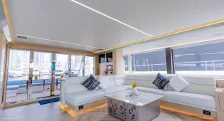 Прогулка на катамаране Volare 60 в Дубае. 19-метровый катамаран для 40 гостей. Идеален для свадеб, корпоративов, вечеринок и семейных праздников.