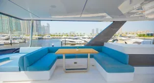 Прогулка на катамаране Volare 60 в Дубае. 19-метровый катамаран для 40 гостей. Идеален для свадеб, корпоративов, вечеринок и семейных праздников.